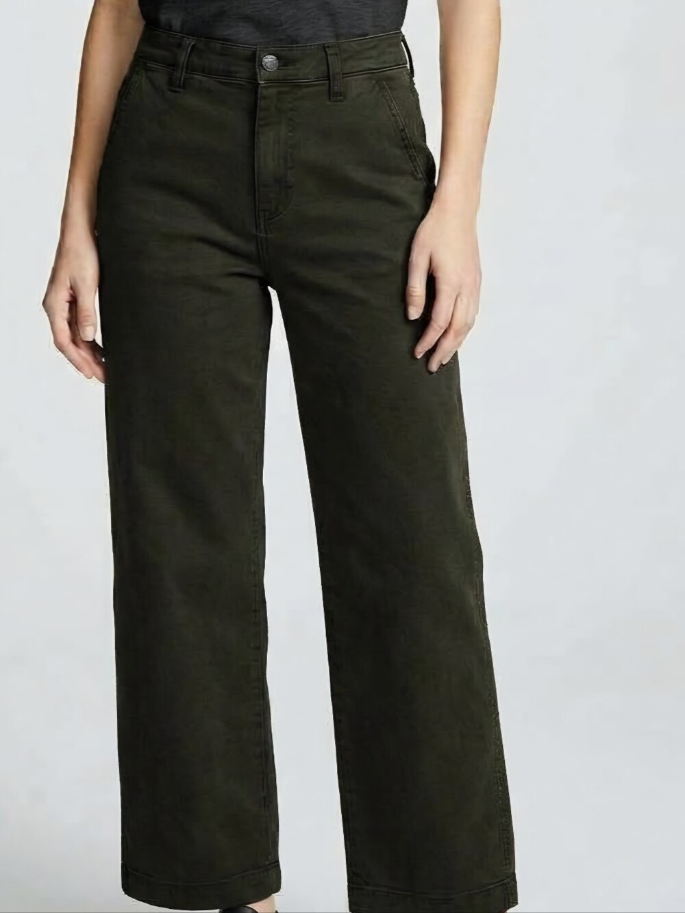GAP Wide-Leg Jeans in Khaki